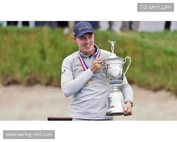 菲茨帕特里克加洞赛胜麦克罗伊，三度捧起DP世界巡回锦标赛奖杯